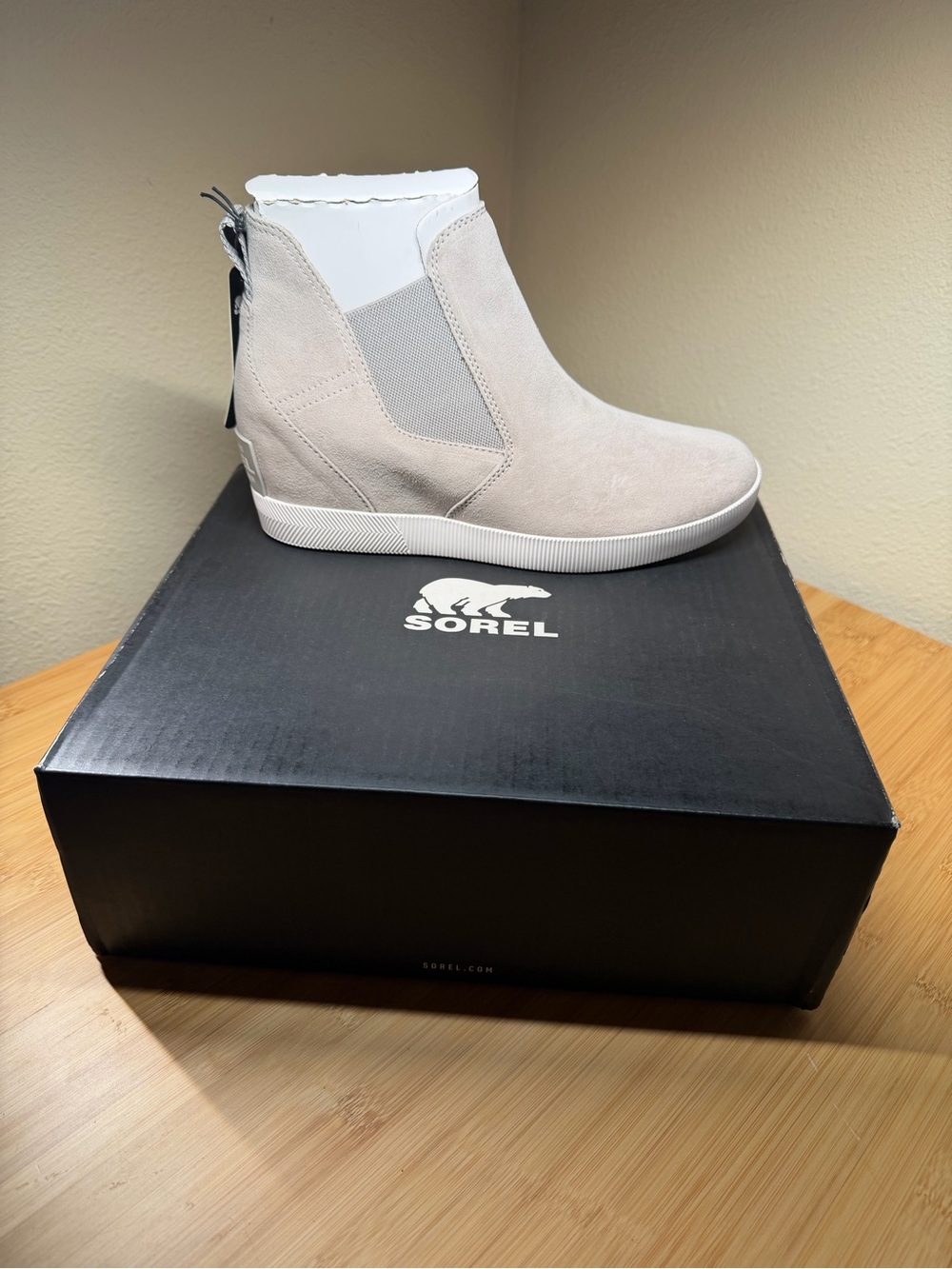 NWT Sorel Women's Out 'N About Slip-On Wedge Bootie Waterproof Grey White Sz 11